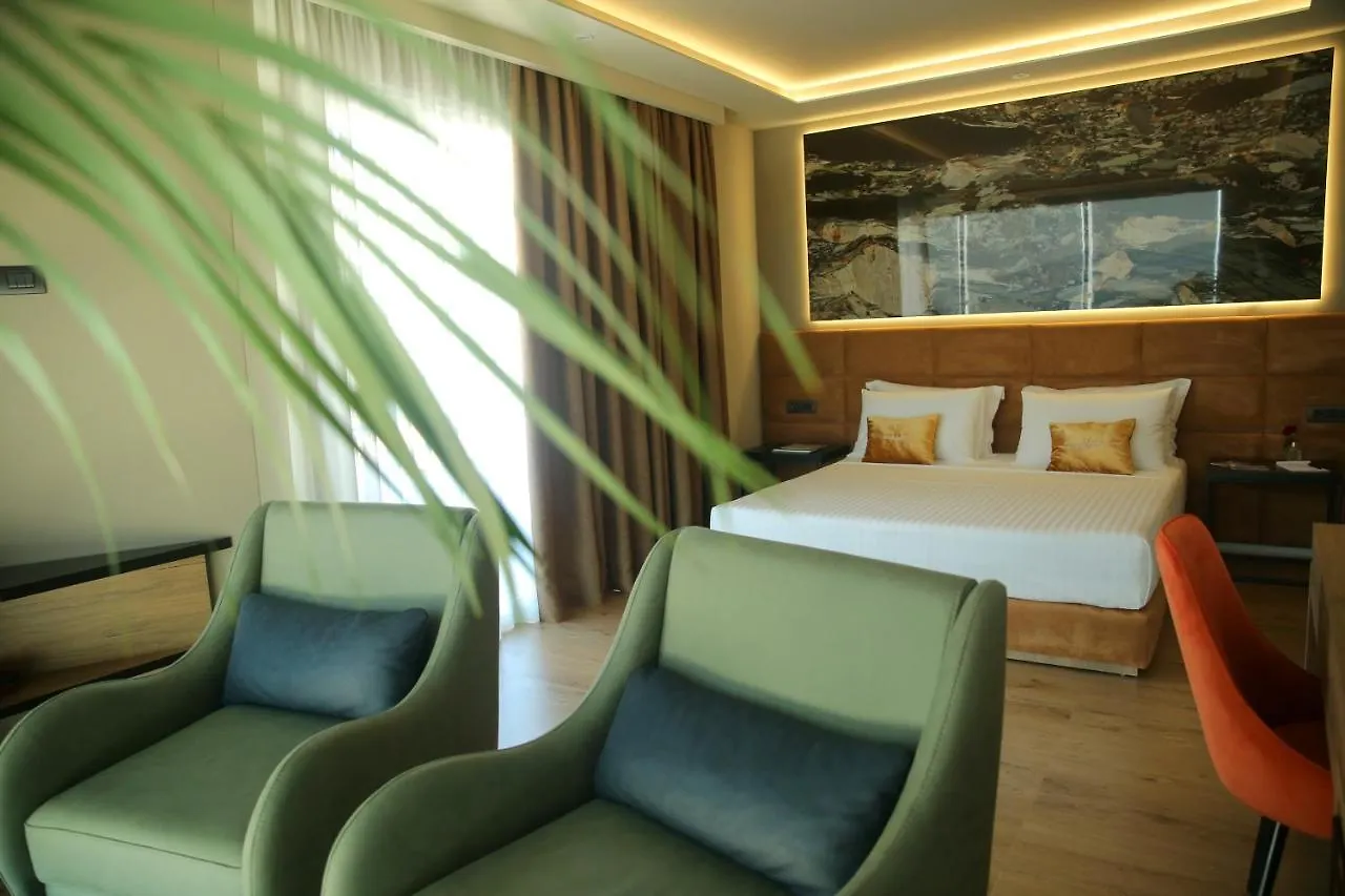 Kraal Hotel Vlora
