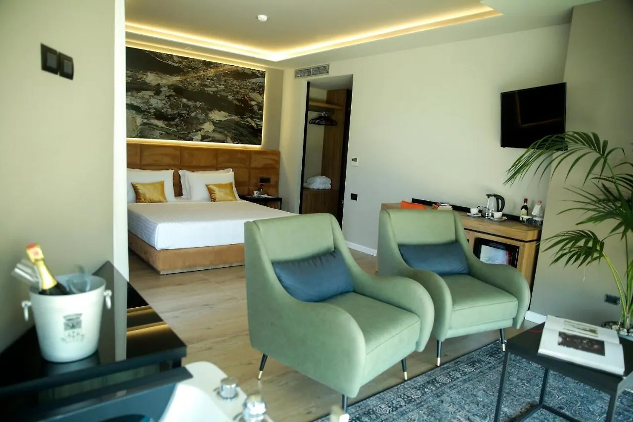****  Kraal Hotel Vlora Albánia