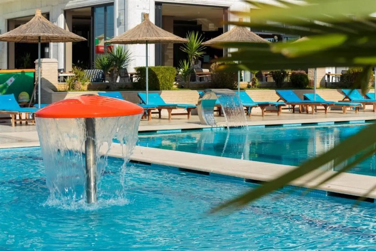 Kraal Hotel Vlora