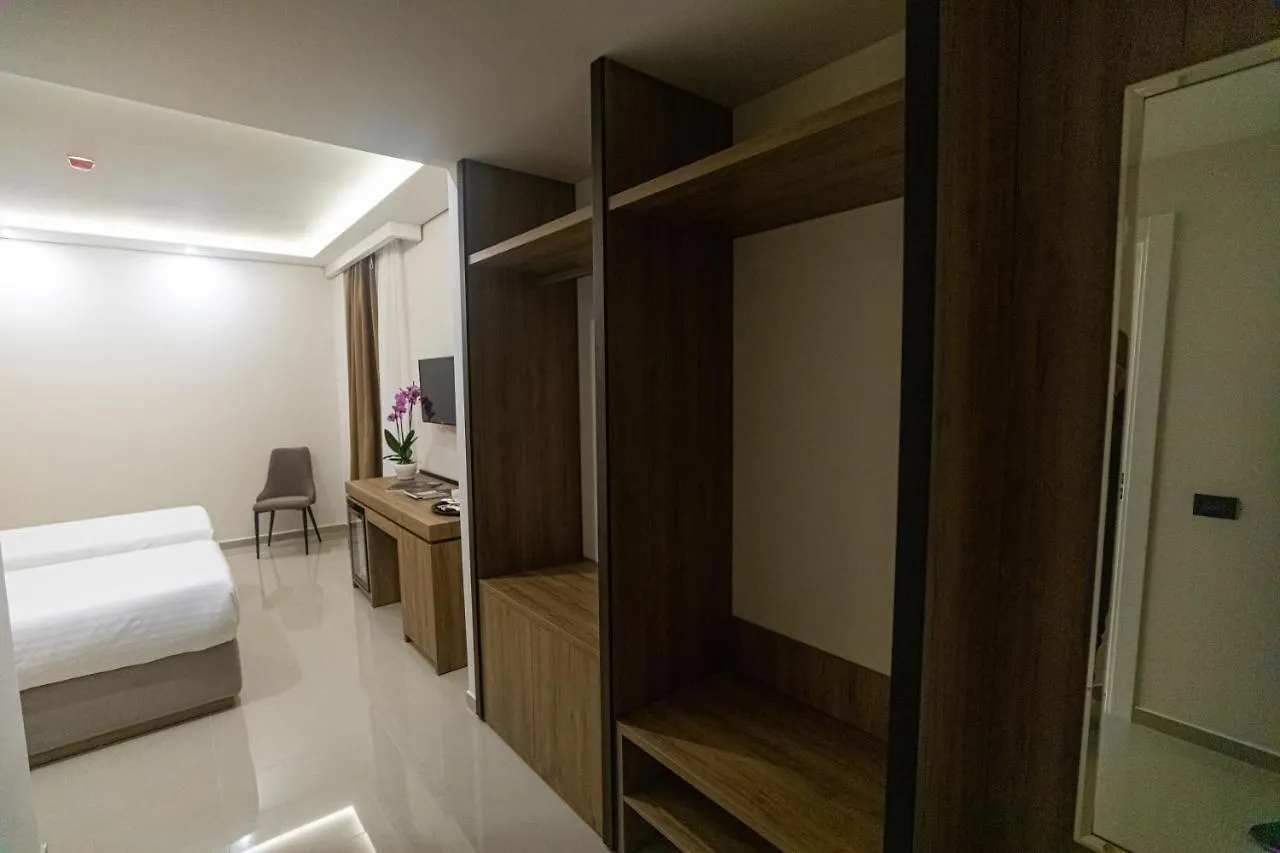 Kraal Hotel Vlora Albánia