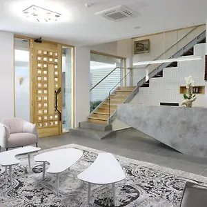 Hotell Imperial, Kanine