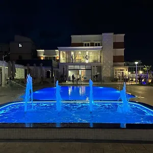 Colis , تيرانا ألبانيا