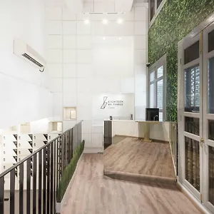 Capsule hotel Eighteen By Three ***